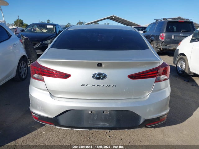 2019 HYUNDAI ELANTRA SE VIN: 5NPD74LF8KH442910