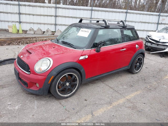 2011 MINI COOPER S WMWSV3C56BTY12226 Photo 1
