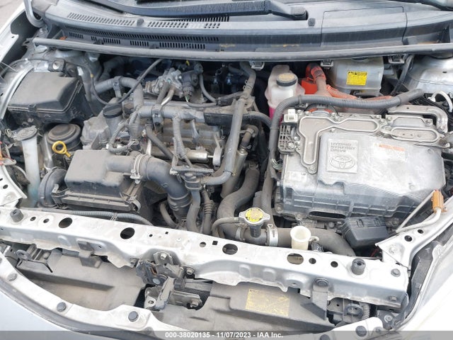 Toyota Prius C Three 2014 JTDKDTB3XE1565086 Image 28