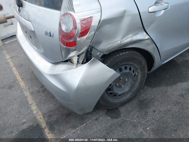 Toyota Prius C Three 2014 JTDKDTB3XE1565086 Image 24