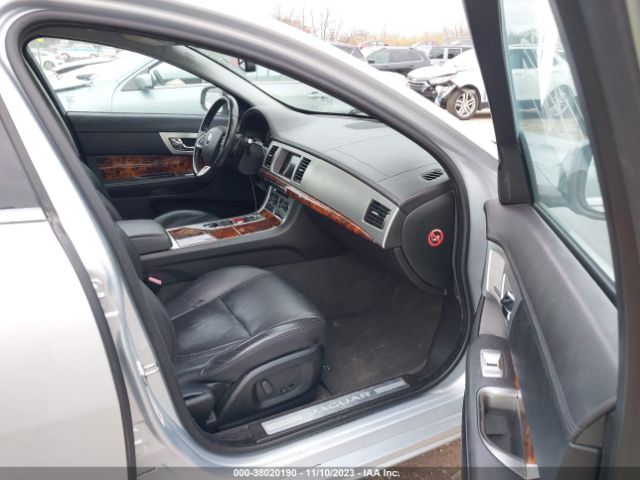 SAJWJ0EF6E8U22403 Jaguar Xf V6 Sc