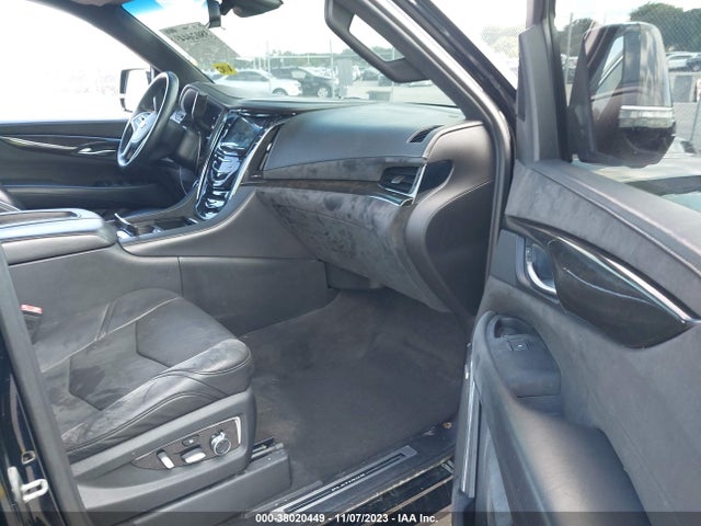 1GYS3DKJ1HR279649 Cadillac Escalade Platinum
