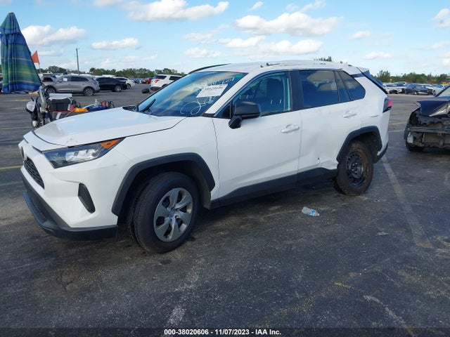 Toyota RAV4 LE 2021 2T3H1RFV3MC152686 Image 2