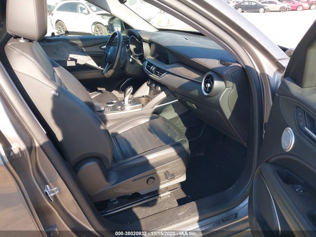 ZASPAKBN1K7C32267 Alfa Romeo Stelvio Ti Lusso Awd