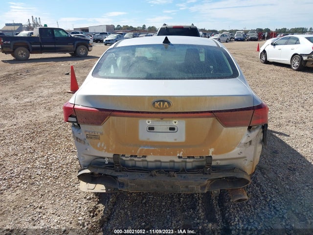 2019 KIA FORTE LXS VIN: 3KPF24AD0KE081556