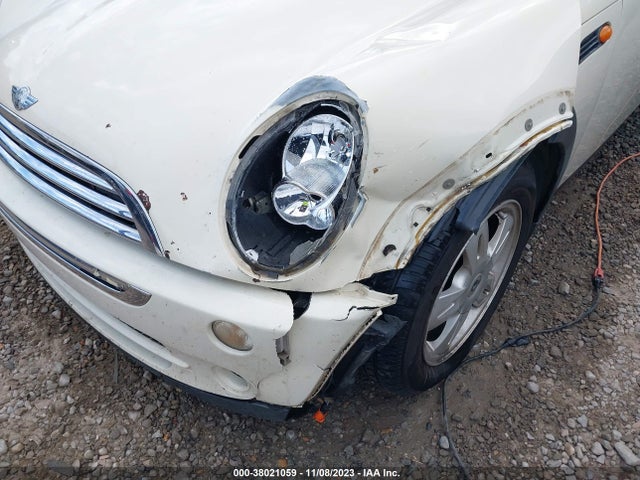 2006 MINI COOPER WMWRC33566TJ78457 Photo 5