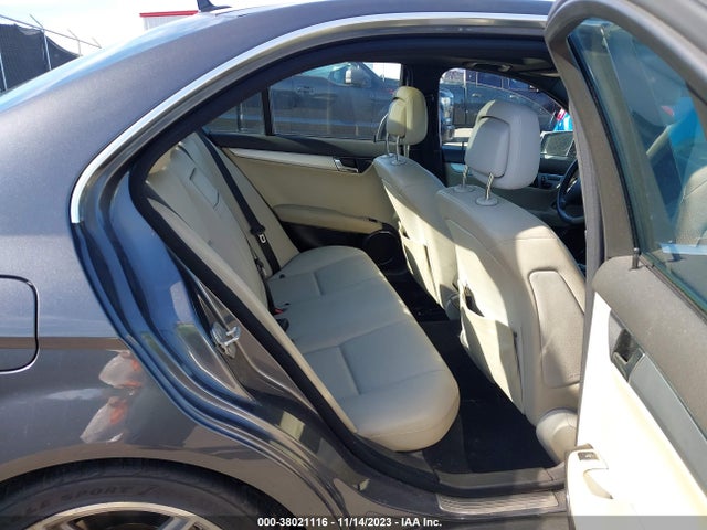 2010 MERCEDES-BENZ C 300 SPORT/LUXURY/ VIN: WDDGF5EB7AR126234