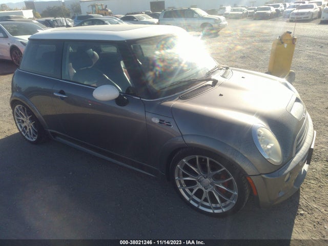 2005 MINI COOPER S WMWRE33505TL11190 Photo 0