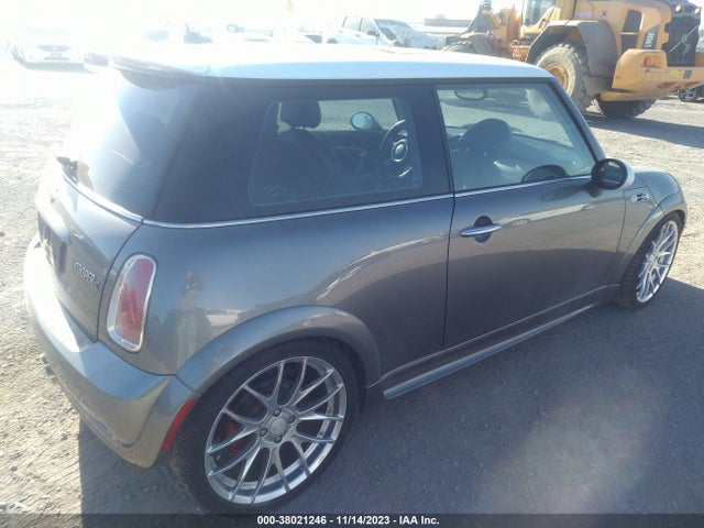 2005 MINI COOPER S WMWRE33505TL11190 Photo 3