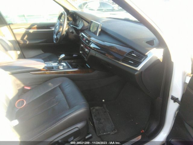 2018 BMW X5 5UXKR0C50J0X87442 Photo 4