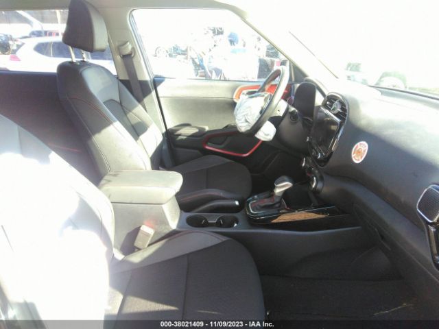 KNDJ53AU0P7890011 KIA Soul Gt-line