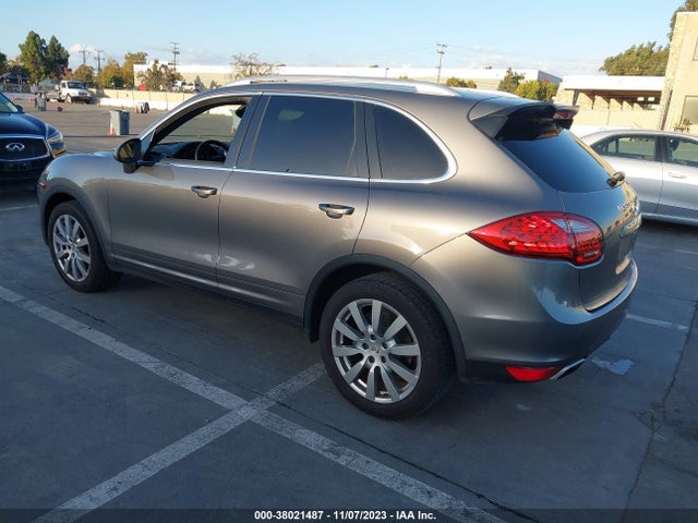 2012 PORSCHE CAYENNE WP1AA2A24CLA11355 Photo 2