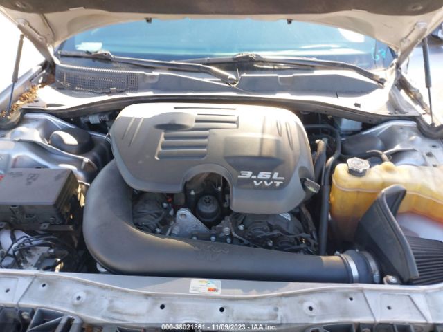 2C3CDXHG0JH162885 Dodge Charger Sxt Plus Rwd