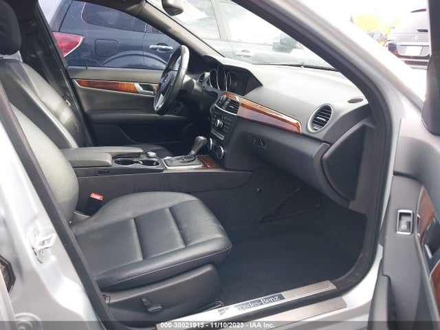 WDDGF4HB3ER318990 Mercedes-Benz C 250 Luxury/sport