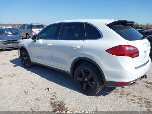 2014 PORSCHE CAYENNE WP1AA2A23ELA96241 Photo 2