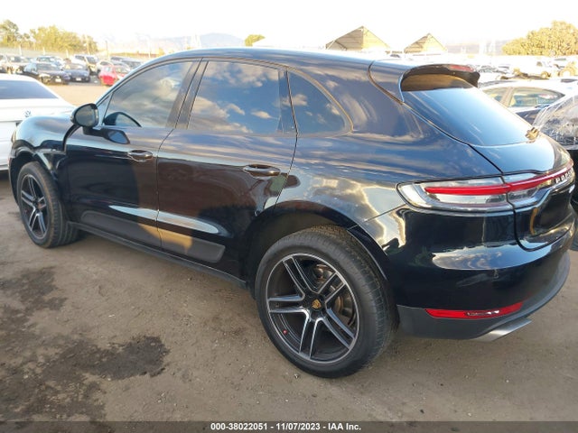 2021 PORSCHE MACAN WP1AA2A56MLB01148 Photo 2