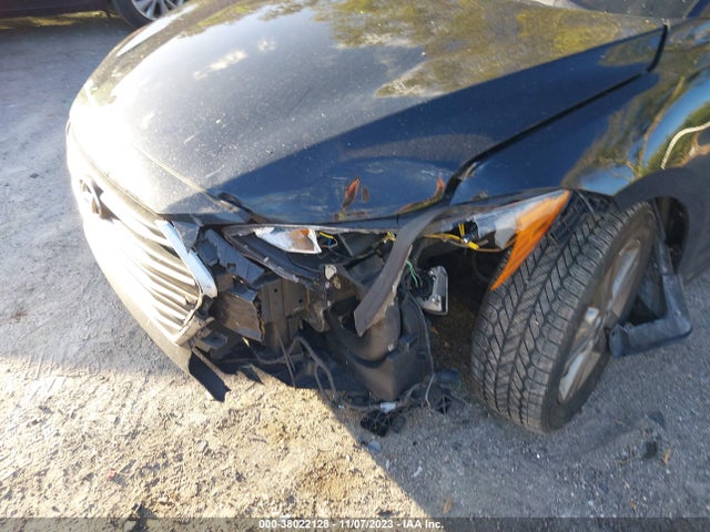 2018 HYUNDAI ELANTRA SEL VIN: 5NPD84LF3JH388881