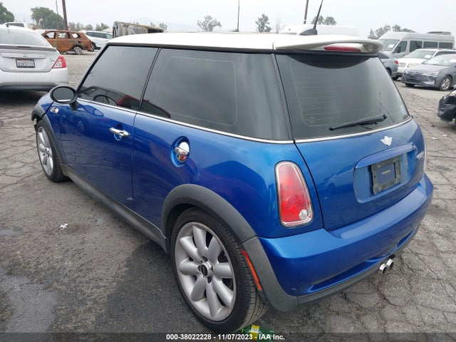 2006 MINI COOPER S WMWRE33536TJ39433 Photo 2