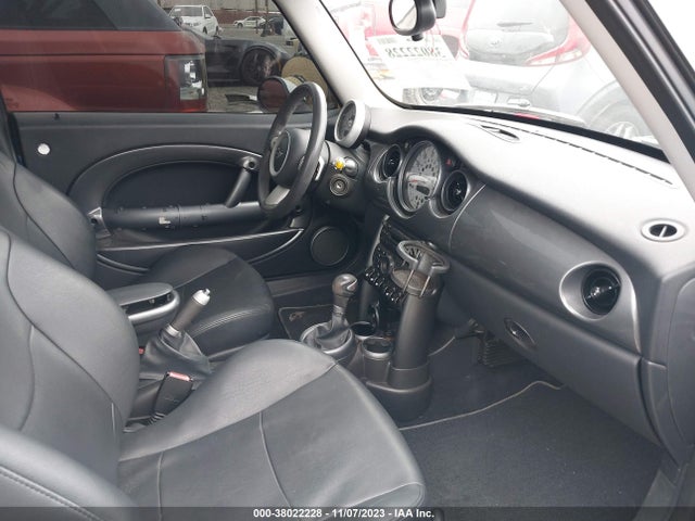2006 MINI COOPER S WMWRE33536TJ39433 Photo 4