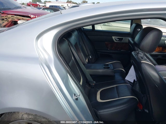 2012 JAGUAR XF SAJWA0HB4CLS38600 Photo 7