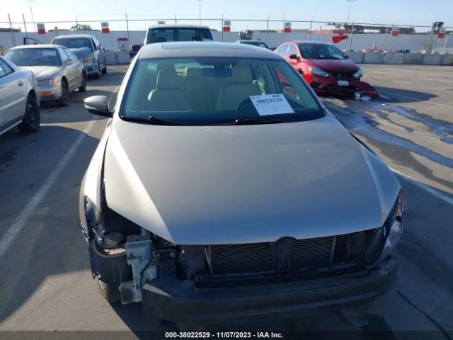 1VWBV7A32FC020119 Volkswagen Passat 2.0l Tdi Se