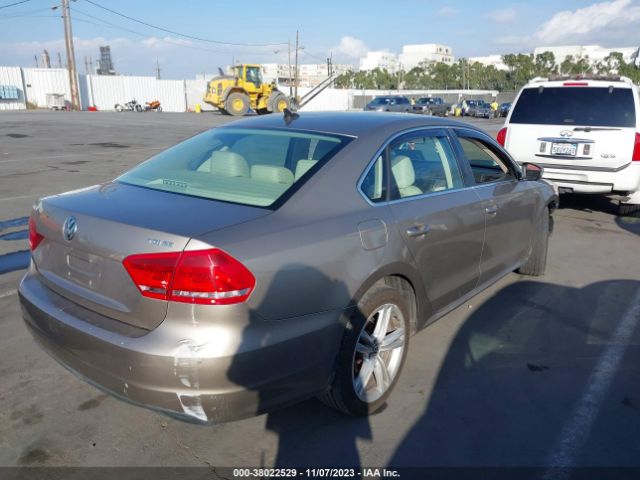 1VWBV7A32FC020119 Volkswagen Passat 2.0l Tdi Se