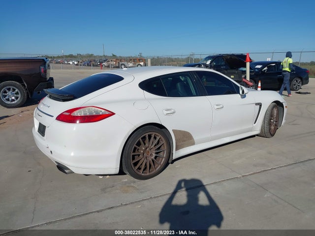 2011 PORSCHE PANAMERA WP0AA2A79BL010729 Photo 3
