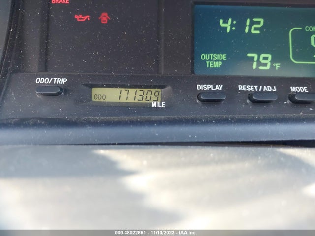 2001 TOYOTA AVALON XLS W/BUCKET SEATS VIN: 4T1BF28B41U126845