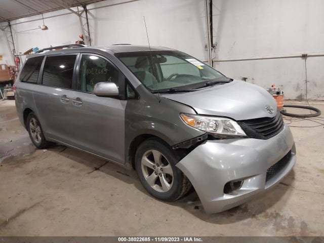 2011 TOYOTA SIENNA LE V6 VIN: 5TDKK3DC3BS079012