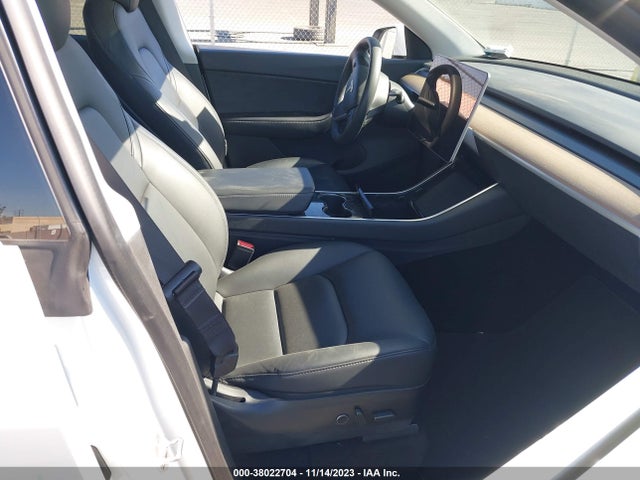 2021 TESLA MODEL Y 5YJYGDED1MF105512 Photo 4
