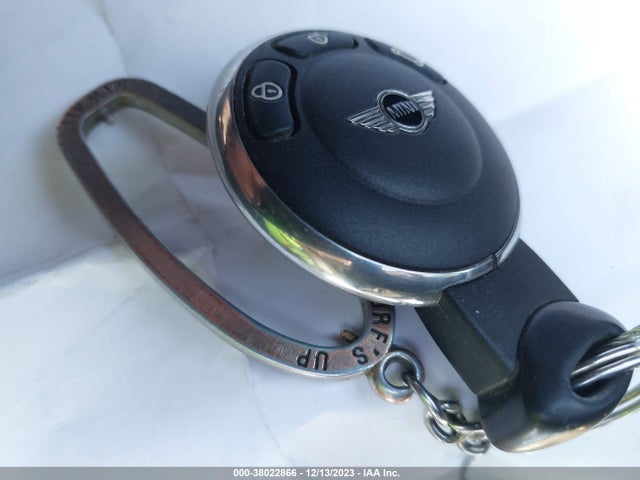 2010 MINI COOPER CLUBMAN WMWML3C50ATX37763 Photo 10