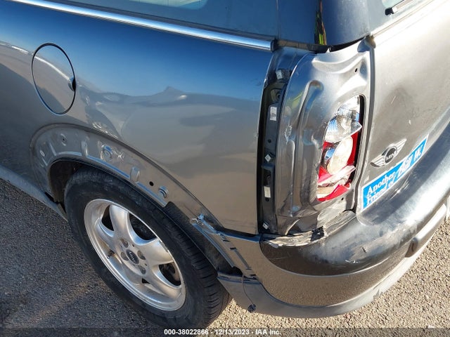2010 MINI COOPER CLUBMAN WMWML3C50ATX37763 Photo 5