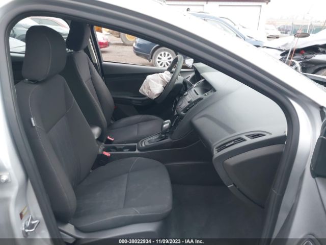 1FADP3F25GL255734 Ford FOCUS SE