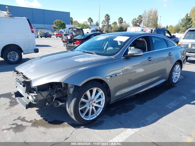 2017 JAGUAR XJ SAJWA1C75H8W04650 Photo 1
