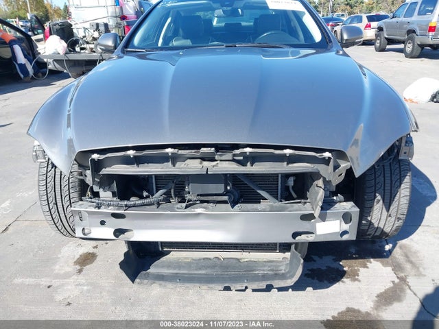 2017 JAGUAR XJ SAJWA1C75H8W04650 Photo 5