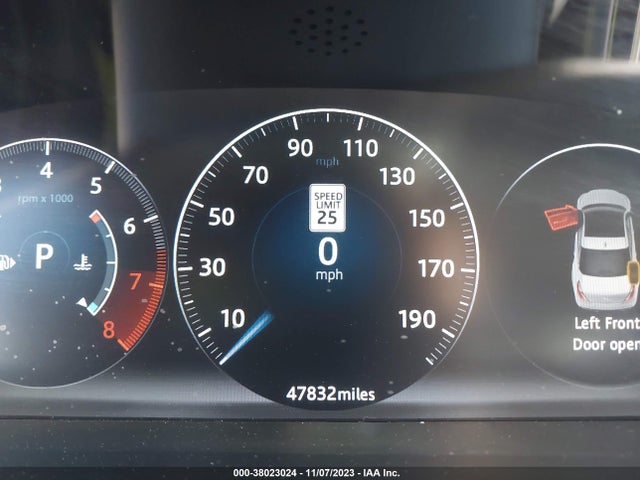 2017 JAGUAR XJ SAJWA1C75H8W04650 Photo 6