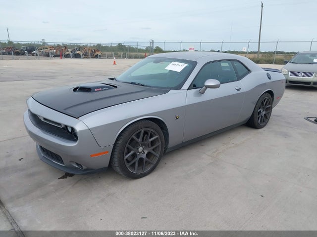Dodge Challenger 392 Hemi Scat Pack Shaker 2016 2C3CDZFJ2GH240358 Image 2