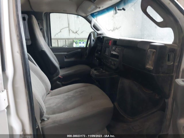 1GAWGFFG4H1120198 Chevrolet Express 2500 Lt