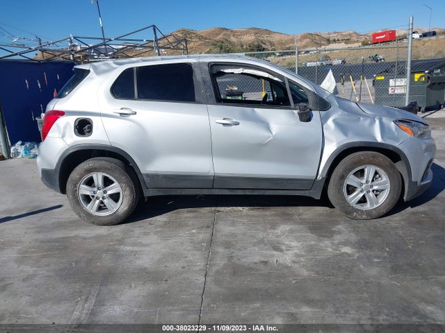 Chevrolet TRAX LS 2019 3GNCJKSB8KL394302 Image 14