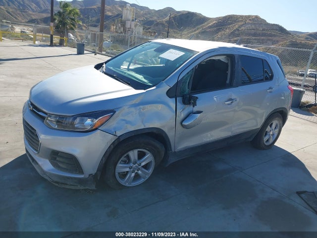 Chevrolet TRAX LS 2019 3GNCJKSB8KL394302 Image 2