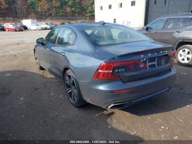 2019 VOLVO S60 7JRA22TM3KG015385 Photo 2