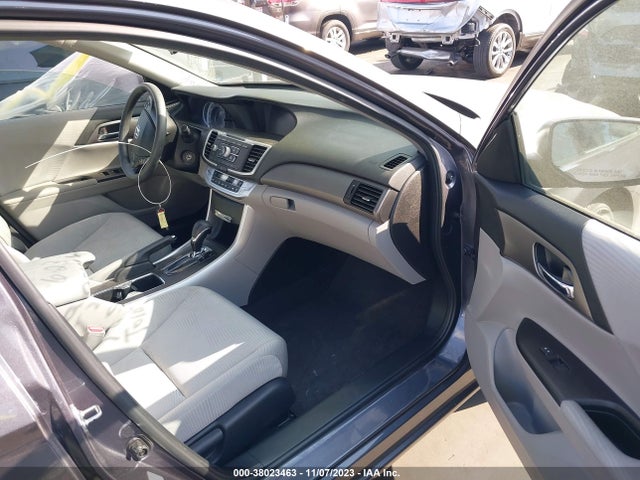 Honda Accord 2015 1HGCR2F37FA111889 Image 18