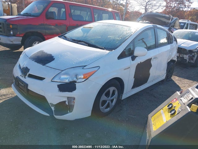 Toyota Prius One 2015 JTDKN3DU1F1916911 Image 2
