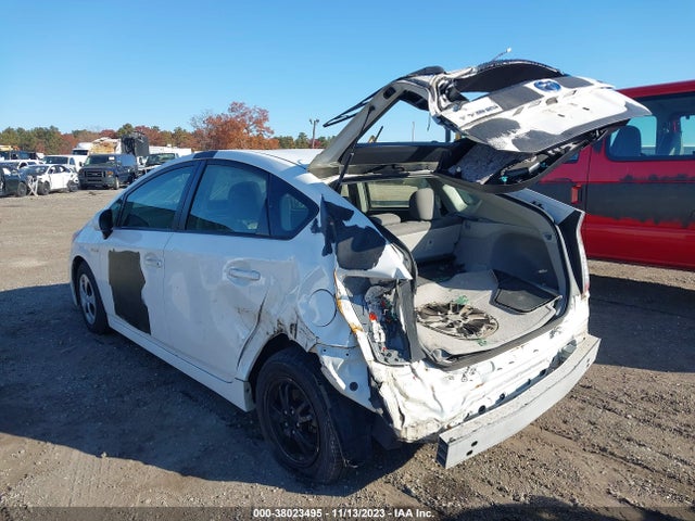 Toyota Prius One 2015 JTDKN3DU1F1916911 Image 3