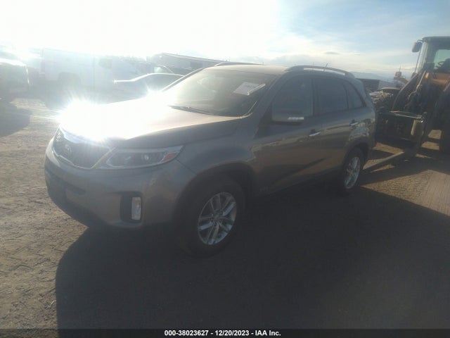 KIA Sorento Lx V6 2015 5XYKTDA71FG554735 Image 2