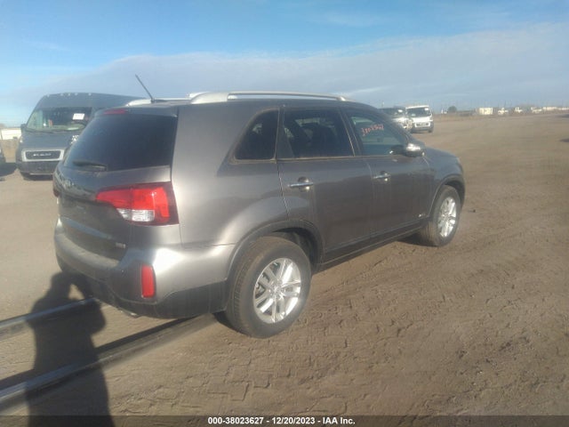 KIA Sorento Lx V6 2015 5XYKTDA71FG554735 Image 4