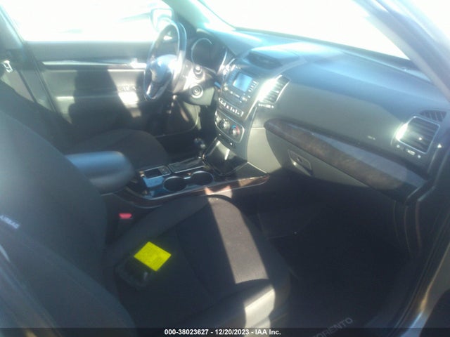 KIA Sorento Lx V6 2015 5XYKTDA71FG554735 Image 5