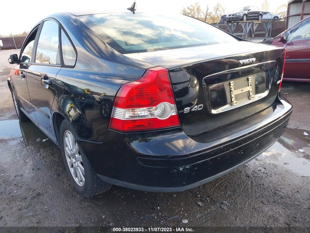 2005 VOLVO S40 2.4I VIN: YV1MS390952061093