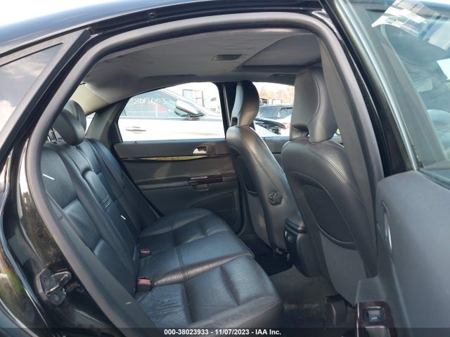 2005 VOLVO S40 2.4I VIN: YV1MS390952061093