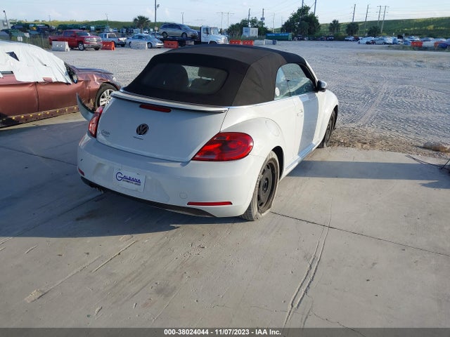 3VW517AT2FM819745 Volkswagen Beetle 1.8t